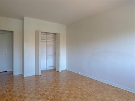 2 CH - 1 SDB - Côte Saint-Luc - $1,695 /mo
