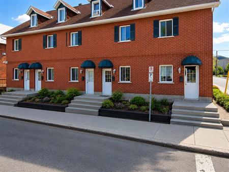 146 Rue Champlain (Hull) Studio Idéalement Place !