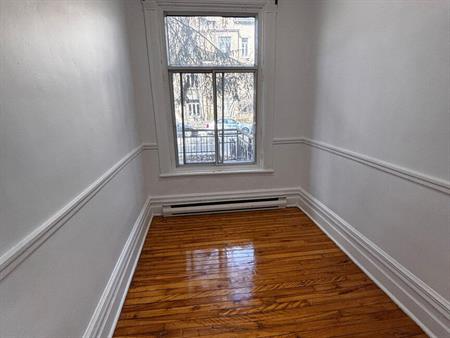 1 Chambre - 4688 Rue Hutchison, Montréal