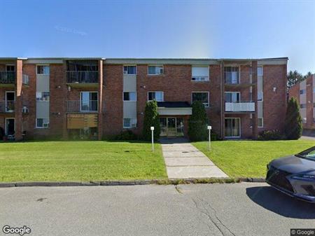 1 CH - 1 SDB - Granby - $1,099 /mo