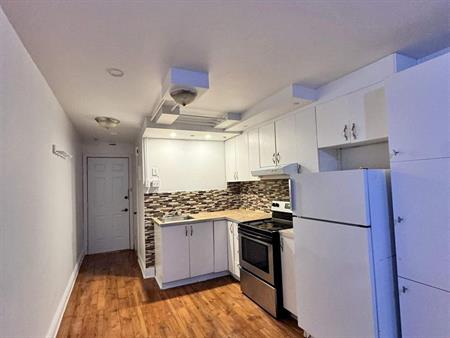 1 CH - 1 SDB - Montréal - $1,095 /mo