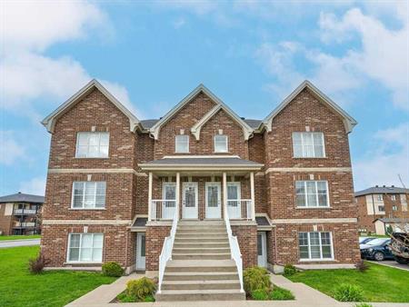 Condo 4-1/2 à Louer