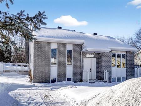 Très Grand 3 1/2 à Louer –Saint-Janvier