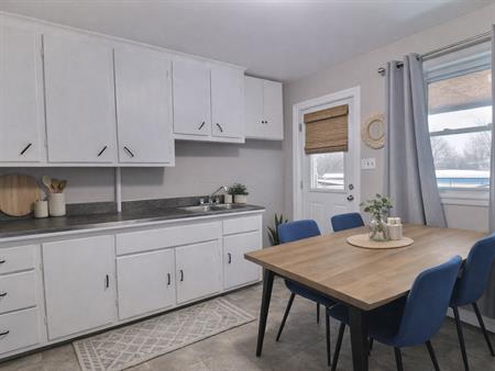 Jolie 3 1/2 Situé Au 24 8e Avenue N