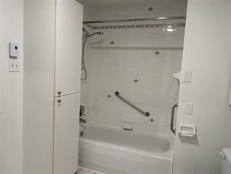 1 CH - 1 SDB - Saint-Charles-Borromée - $1,199 /mo
