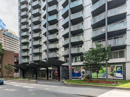 Shared Accommodation - 3440 Rue Durocher, Montréal