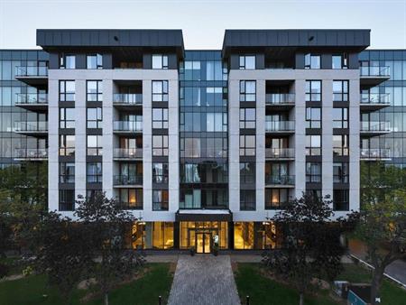 1 Bed, 1 Bath - 815 Avenue Plymouth, Mont-Royal