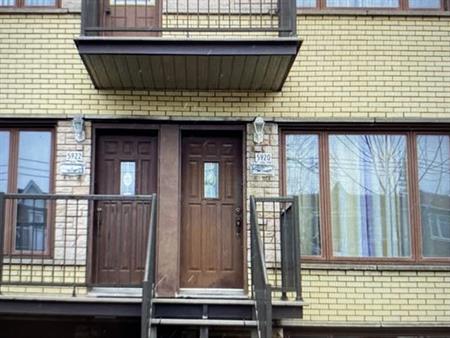5 1/2 , Haut De Duplex