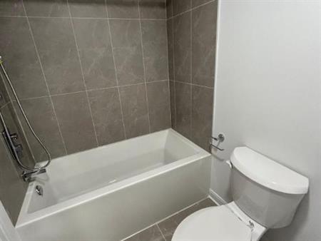 Studio - Saint-Charles-Borromée - $1,049 /mo