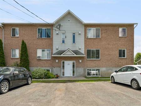 🏡 Grand 4 ½ à louer à Coteau-du-Lac | Stationnement, rangement et climatisation inclus
