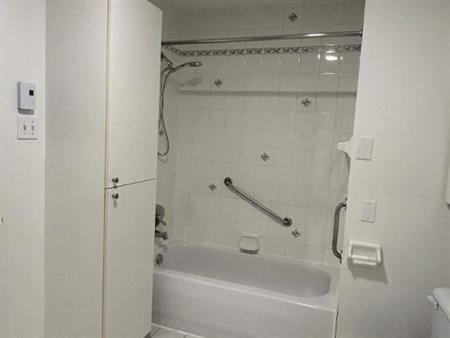 1 CH - 1 SDB - Saint-Charles-Borromée - $1,199 /mo