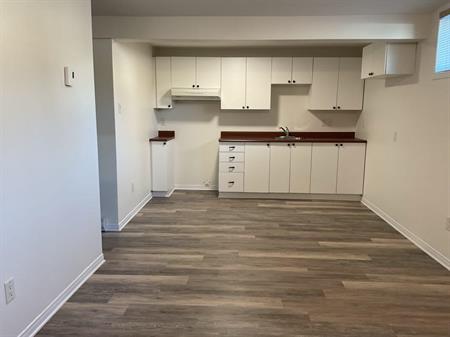 Appartement 3 1/2 Chauffé et Éclairé
