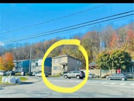 Disponible 1er Juillet - 4 1/2 Appartement de 2 chambres et 1 salle de bain - La Haute-Saint-Charles