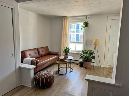 Logement appartement 3 1/2 plus espace bureau à Lévis près de l'Hôtel Dieu