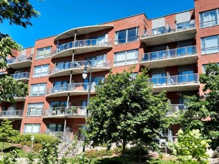 Condo ( loft ) @ Boisbriand