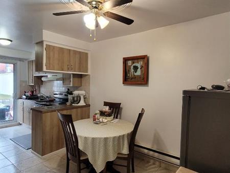 St. Léonard 4 1/2 au rez-de-chaussée dans 5plex avec proprios occupants
