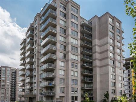 Spacious 3.5 in Laval | 1 Bed, 1 Bath Luxury Condo, Furnished or Unfurnished + FREE Parking | Available July 1!