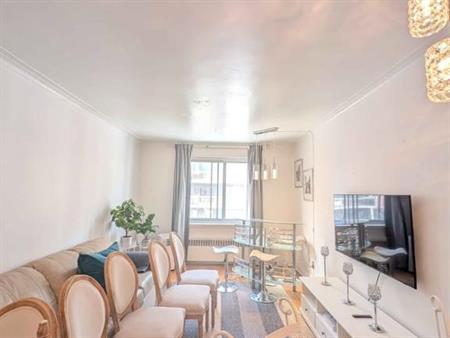 Grand 4 1/2 a louer Rue Van Horne JUILLET Chauffage et eau chaude inclus CDN NDG