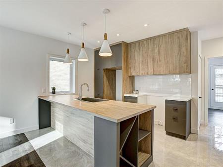 *Mois Gratuit* 3½ disponible 1er juillet Ahuntsic *Free month* 3½ available July 1st Ahuntsic