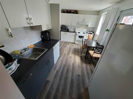 5 demi 529 rue st just