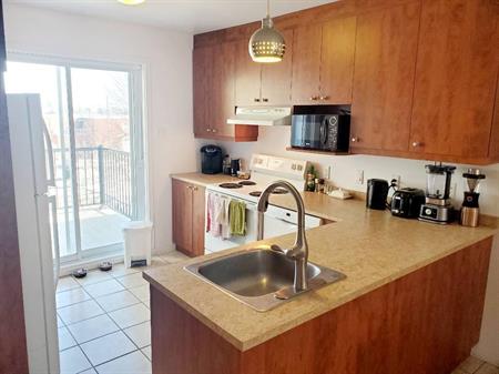 5 1/2 - RUE MONTARVILLE - LONGUEUIL