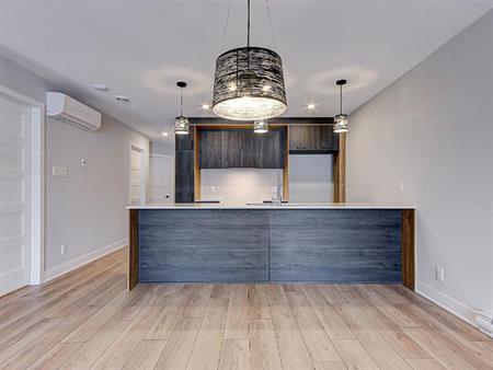 2 CH - 1 SDB - Granby - $1,600 /mo