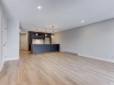 2 CH - 1 SDB - Granby - $1,600 /mo
