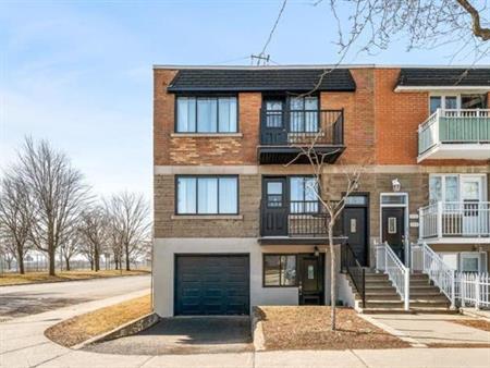 Grand 3 1/2 fraichement rénové à louer au 9308 avenue Bruchési à Montréal pour le 1er juillet