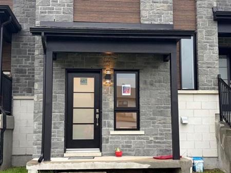 🏡 4 ½ à louer – Prevost