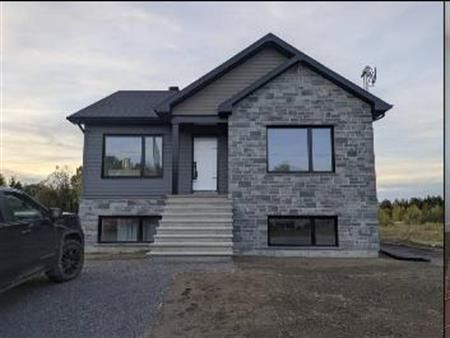 Logement de 2 chambre et 1 salle de bain à louer