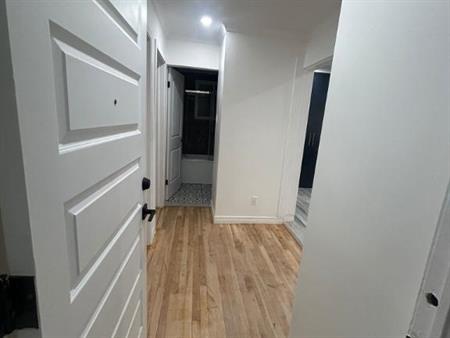 🏡 4 1/2 RÉNOVÉ - 2E ÉTAGE DE TRIPLEX - 1 495$/MOIS 🏡 Tétreaultville - 20 min de marche du métro Honoré-BeaugrandLibre imméd