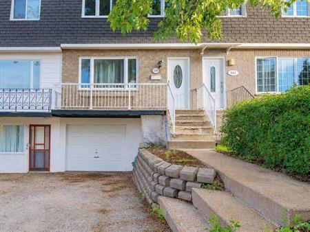 Grande maison 3 ch meublée à Laval - metro momo - date flexible
