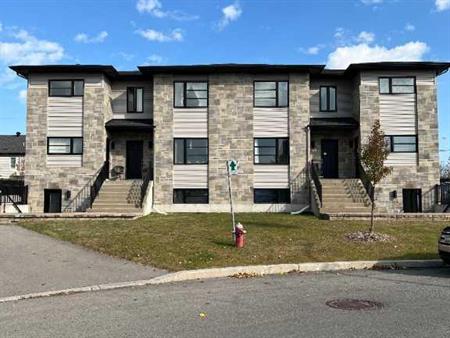 Beau 5 et demi à Blainville