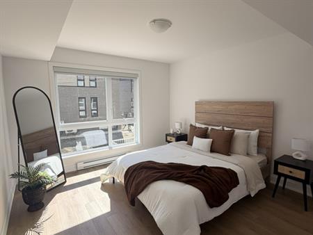 $1495 - 2CH + BUREAU - 1 MOIS GRATUIT