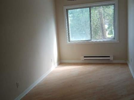 4 1/2 à Louer St-Laurent près du REM Bois-Franc