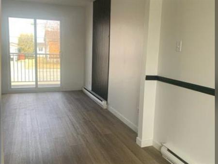 1 CH - 1 SDB - Saint-Césaire - $1,300 /mo