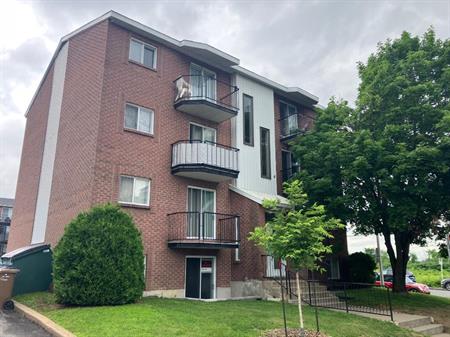 Superbe 4 1/2 rénové à Laval-des-Rapides – Près du métro