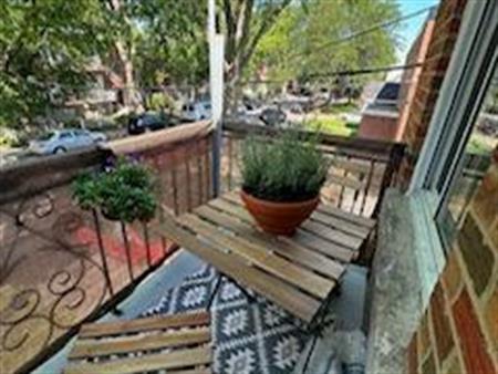 3 1/2 haut de triplex à louer !