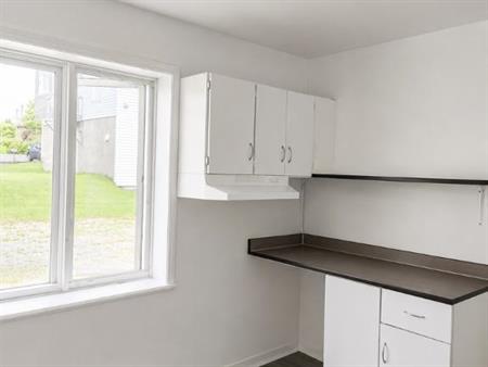 Appartement 1 1/2 à Saint Paul de Montminy chauffé éclairé DISPONIBLE IMMÉDIATEMENT