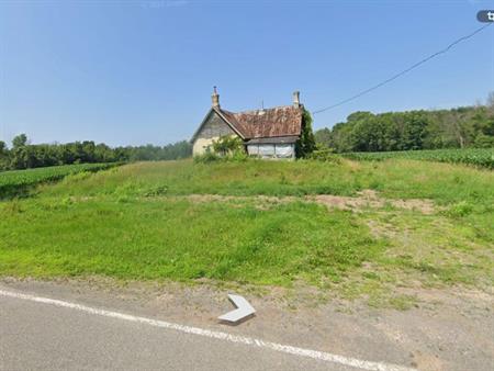 TERRAIN de 5,000m2(53,820 pi.ca.) à VENDRE (NOYAN).