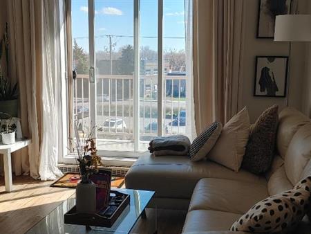Condo à louer – LeMoyne (Longueuil) | 3½ avec mezzanine, garage intérieur | 1 875 $/mois