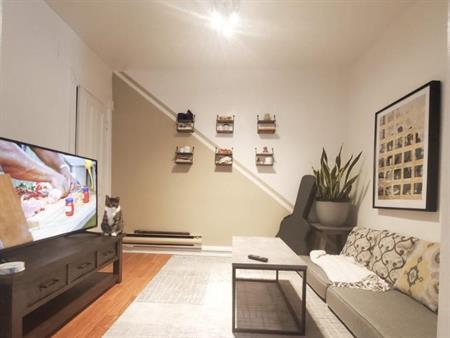 5 1/2, 2 CAC sur le Plateau Mont-Royal près du parc Lafontaine, $1875. Références