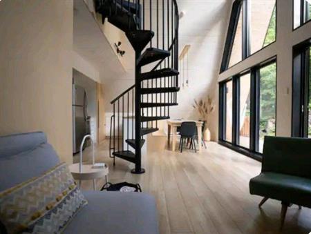 Cabane de luxe en forme de A/ Foyer Spa et Escapade dans la nature