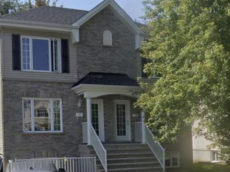 logement 4 1/2 Blainville Sous-sol