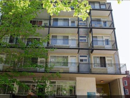 OPPORTUNITÉ RARE | CONDO RÉNOVÉ CENTRE-VILLE – EMPLACEMENT AAA