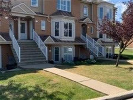 Condo à louer à Brossard