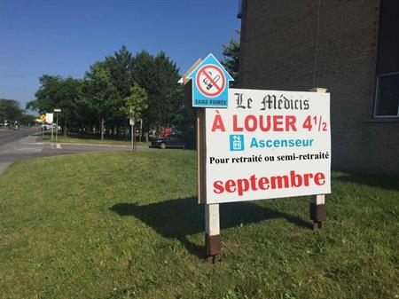 $1080, 4 1/2 au deuxième , pour septembre