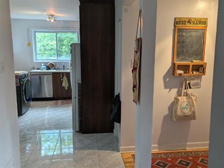4 1/2 à louer 1er août Vieux Longueuil