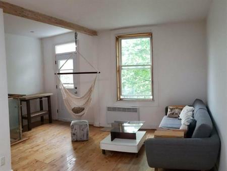 Appartement 4 1/2 lumineux, au 3ème