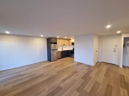 Studio - Côte Saint-Luc - $1,399 /mo